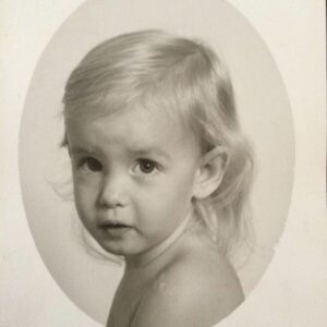 Alan Ritchson Instagram - Today’s a cause for celebration… It’s @catritchson’s 40th birthday. 

I’ve known her since we were teenagers. It’s been anything but easy. But I’ll say this— 

She has the great gift (and burden) of awakening anyone within reach of her light to their higher self. 

She’s done it with me in powerful ways and if you’re ever lucky enough to meet her, no doubt she’ll have that effect on you. 

She embodies goodness and light. The world is objectively better because you’re in it, Cat. 

Here’s to hoping for an infinite number of cake days with you. 🎂🎂🎂