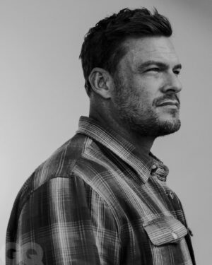Alan Ritchson Instagram - Had a nice chat with @britishgq. Link in stories.

#GQHype

Thank you to:

BRITISH GQ
@britishgq 
 
Photographer: Ryan Pfluger
@ryanpfluger 
 
Stylist: Marcus Allen
@theemarcusallen 
 
Groomer: Rheanne White
@rheannewhite 
 
Journalist: Emilia Petrarca
@emiliapetrarca