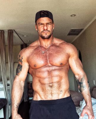 10 Must-See Instagram Photos of Alan Ritchson