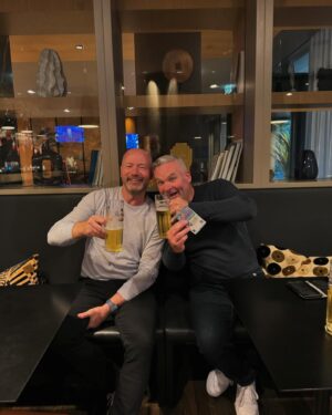 Alan Shearer Instagram - On the plus side @guy.mowbray kept his promise and bought me a pint!!! 🍺