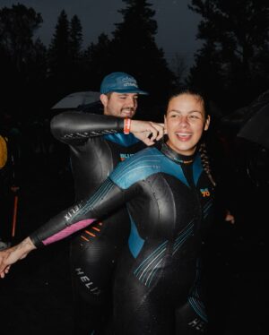 Alanis Desilets Instagram - On a pas nager, mais les shots les plus sick sont celles qui disent le contraire. 😂🐠

My forever partner @jgiguere26 

Merci mon ami 📸 @guillaume.stamand 

Recap sous peu. Merci à tous ceux qui étaient là, l'organisation & les bénévoles. @immonttremblant @monttremblant