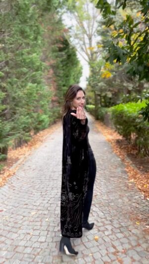 Alara Keçeci Instagram - Lost in wonderland 🍂