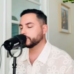 Alban Bartoli Instagram - ABA ( Papa ) - Hebrew song 🤍

#hebrewsong #hebrew #aba #houppasinger