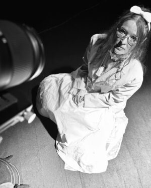 Albano Jerónimo Instagram - Os Demónios Não Gostam de Ar Fresco
Backstage Pictures.

A todos, obrigado ❤️
Em especial, ao querido público, que fez o favor de esgotar o @teatrosaoluiz nestes quatro dias :)
Siga para a digressão.

DIRECÇÃO @albanojeronimooficial e @claudia_lucas_cheu
TEXTO @mariaquintans
ESPAÇO CÉNICO Albano Jerónimo
FIGURINOS Helena Guerreiro
DESENHO DE LUZ @rui.monteiro
ASSISTÊCIA DE LUZ Zeca Iglésias
DESENHO DE SOM @j_SnOWs
DRAMATURGIA Maria Quintans e Cláudia Lucas Chéu
ASSISTÊNCIA DE ENCENAÇÃO @solange_freitas
VÍDEO @hcpina
ASSISTENTE DE REALIZAÇÃO @rodrigorebellodeandrade
DIRECTOR DE SOM @toninho491
MISTURA DE SOM RicardoFialho
MAQUILHAGEM E CABELOS @dapperfish
COMUNICAÇÃO Sara Cavaco
DIRECÇÃO DE PRODUÇÃO @francisco_leone
ASSISTENTE PRODUÇÃO Solange Freitas
FOTOGRAFIA @brunosimao_photography
APOIOS @bergmancenter e @leopardofilmes
INTERPRETAÇÃO @luisputo_ _, @rita loureiro, @iriscayatte, @maria_slope e @ivoalexandre_actor
VOZ-OFF @livullm
VIOLONCELISTA Eva Aguilar
CORO/CANTORES Maria Grilo, Sara Robert, Lucas Mandillo, Vasco Gonçalves, Matias Rodrigues, José Louro, Maria Barankievicz, Catarina Pinto

AGRADECIMENTOS Mrs Liv Ullmann, Coro Lopes-Graça, Casa do Comum, Emília Moreira, Emilie Speleman Smith, Inger Söderdahl, João Mota, João Pedro Fonseca, Madalena Massano, Raquel Matos, Rosário Silva, Rui Estrela, São, @teatrodacomuna , @teatrodagaragem , Toze das Luzes, Ulf Johan Gustaf Smith, Universidade de Évora, @worldacademy.pt e @zabra.co 

COPRODUÇÃO @teatro_nacional21 , @teatrosaoluiz @casadasartesdefamalicao , @teatro_viriato 
Municipal