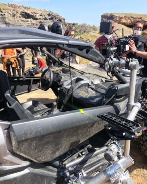 Albert Baró Instagram - Del día que salí a conocer la isla de #BienvenidosaEdén 🌋🌴 | @netflixes