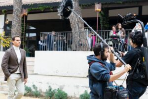 Albert Rivera Instagram - Fue una experiencia única con personas únicas. GRACIAS a los 30 maravillosos entrevistadores y a sus familias por haberme permitido el lujo de aprender a vuestro lado. Aunque el TEA os limite en  algunas habilidades, sin duda habéis demostrado que tenéis otras mejor que los demás. Sois una lección de vida. 
Aquí os dejo algunas de los mejores instantes del making of del programa @100x100unicos . 

#autismo 
#television