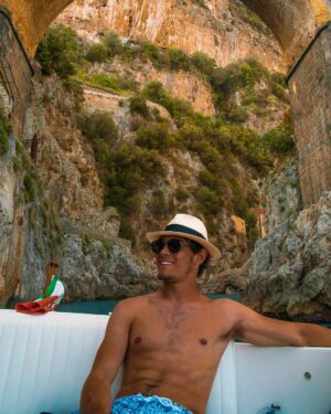 Alberto Rosende Instagram - Whilst speaking to a chef I met in Praiano he said something to me that I'll never forget. He said "In life you only need 3 pillars. 1. Health, for with your health you are free to travel and do what you can. 2. Friends, for friends help you grow 3. Family because they are always there for you." 3 pillars, I have always loved that idea. What're your 3 pillars? Are they the same? #withoutanagenda #iamatraveler #amalficoast #italy #travelingwithmybrothers