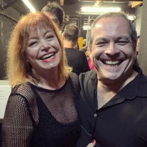 Alcione Mazzeo Instagram - Noite de mtas risadas, alegria e alto astral! ❤️ “Os melhores do mundo” , cada vez melhores, estreiam no Rio seu novo espetáculo.❣️Adriana Nunes, Welder Rodrigues, Adriano Siri, Jovane Nunes, Victor Leal, Ricardo Pipo são impagáveis, vcs não podem perder! 

#showdehumor #osmelhoresdomundo #29anos #telaplana #estréia #novoespetáculo #imperdível #alexandrenero #riréomelhorremédio #alcionemazzeo #belkutner