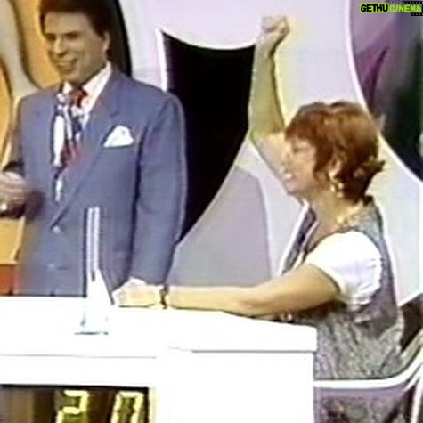 Alcione Mazzeo - 1.1K Likes - #tbt ❤️ A história da televisão brasileira.
Minha admiração e respeito por esses grandes profissionais: Boni, Walter Clark, Silvio Santos e Assis Chateaubriand, q inaugurou, em 1951, a TV Tupi, primeira emissora de televisão do país.
#tvbrasileira #inauguração #1950 #televisaobrasileira #assischateaubriand #silviosantos #walterclark #boni #grandesprofissionais #alcionemazzeo #tbt🔙 #baúdaalcionemazzeo #vivaaarte