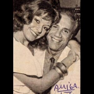 Alcione Mazzeo Instagram - #tbt ❤️ Saudade destes queridos.

Fotos 1: #pedrodelara #1975  cena de filme❣️2: #armandobógus #1982 ❣️3: #nestordemontemar  #1982❣️4: #silvinhocabelereiro ##82❣️5: #elzagomes #1982❣️6: #aertonperlingeiro #1981❣️7: Carlos Machado e Dona Zoé Chagas Freitas #81 ❣️8: #jardelmello #felipecarone #80❣️9: #nildoparente #sérgiobritto #2000❣️10: #italorossi #mariaclaramachado  ##1995 

#alcionemazzeo #baúdaalcionemazzeo #tbt🔙 #saudade