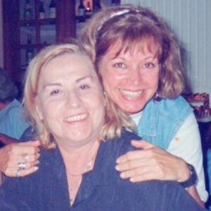 Alcione Mazzeo Instagram - Uma atriz inteligente, culta, c/ humor sagaz, tiradas divertidas e gargalhada fantástica. ⭐️ Assim era a Jacqueline Laurence q partiu hj p/ os palcos da espiritualidade. ✨ Mta Luz e paz!

#rip #jacquelinelaurence #descanseempaz #muitaluz #alcionemazzeo #veraholtz #thaisportinho #baúdaalcionemazzeo