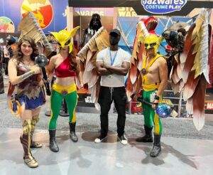 Aldis Hodge Instagram - ComiCon was litttttt🔥🔥🔥. Couldn’t have asked for a better time. This was epic.

#GreenLanternBewareMyPower is out now. 

@blackadammovie is onnnn da way! Get ready!!! ⚡️⚡️⚡️