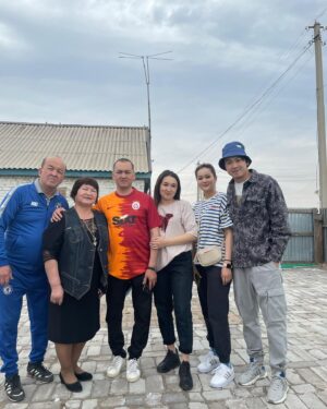 Aldiyar Zhaparkhanov Instagram - О люди! Радуйтесь пока есть время, каждому сообщению в ватсапп группе «Семья».
