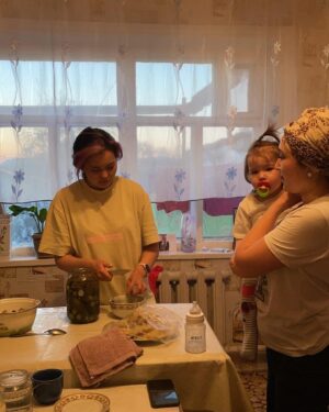 Aldiyar Zhaparkhanov Instagram - О люди! Радуйтесь пока есть время, каждому сообщению в ватсапп группе «Семья».