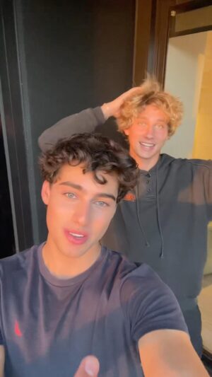 Alec Golinger Instagram - Views with Aaron Warner 🌅 
*
*
*
#views #hotel #sunset #beautiful #reels #instareels #vibes #city #citylife