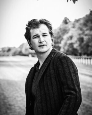 Alec Utgoff Instagram - “Park Life” Had a blast with @lee_malone_photography taking these beauts in Hyde Park! Thanks for the pics you lovely Irishman🤗🇬🇧 #photoshoot  Не думайте что я податлив но пишу и для наших. Думал что все уже способны переводить в этой программе...Ребята спасибо за поддержку! Эти фотки сделали мы в Гайд Парке а Лондоне и как вы видите в них я отлично выгляжу. Поддержите нашего талантливого Ирландца😀👍 Стремитесь, улучшайтесь и живите ярко!!!😘