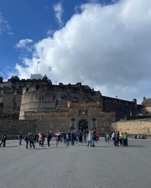 Alec Utgoff Instagram - Only regret not visiting Edinburgh sooner🏴󠁧󠁢󠁳󠁣󠁴󠁿 Absolutely gorgeous city