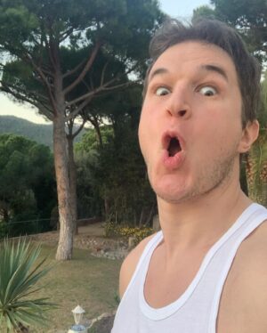 Alec Utgoff Instagram - Just excited to be here 🤪 #españa
