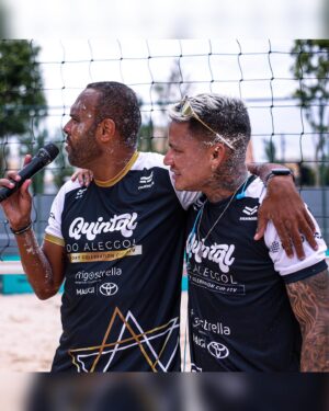 Alecsandro Instagram - #tbt❤️ da primeira edição do @quintaldoalecgol na @arenadecobeach em 📍Indaiatuba.
.
Na ocasião comemoramos o aniversário do craque @alecgol9 a festa estava linda com painéis que relembravam em fotos a trajetória nacional e internacional do atleta por diversos clubes durante a sua carreira 🔥⚽️.
.
Mas é claro que o futevôlei, o pagode e a resenha não poderiam faltar!!! hehehe o coro comeu meu fi 🙅🏻‍♂️🎶
.
.
Siga-nos no Instagram para ficar por dentro dos próximos eventos 🎤 
@quintaldoalecgol 
@quintaldoalecgol 
@quintaldoalecgol 
.
#futevôlei 
#futebol 
#alecgol 
#torneio 
#explore 
#indaiatuba 
#sãopaulo 
#sao