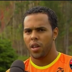 Alecsandro Instagram - Vitória compra Cléber Santana e empresta para o Sport: Léo Mineiro, Alecgol e Alessandro Azevedo. Temporada 2004.

🎥: Hillota

📺: Globo Esporte 

#ecvitória #ecv #barradão #barradao #pegaleão #tocadoleão #divisãodebasedovitória #baudoleão #baudoleao