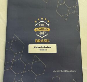 Alecsandro Instagram - E assim vão continuar falando que foi sorte 🍀 kkk  então vou continuar crescendo, aprendendo e me especializado 👊🏽 obrigado a @cbfacademy e a todos os seus instrutores e professores #Licencas
