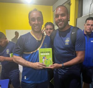 Alecsandro Instagram - E assim vão continuar falando que foi sorte 🍀 kkk  então vou continuar crescendo, aprendendo e me especializado 👊🏽 obrigado a @cbfacademy e a todos os seus instrutores e professores #Licencas