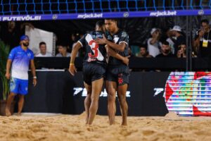 Alecsandro Instagram - Vasco encara o Santos na próxima sexta (27/10) pela 7ª rodada da Liga Nacional de Futevôlei, às 20h, em Salvador-BA. 

A equipe vascaína está em terceiro lugar na classificação geral com 13 pontos conquistados em seis jogos, cinco vitórias e apenas uma derrota, que foi para o São Paulo, atual campeão da Liga. 

O time do Vasco é composto pelo ex-jogador de futebol Alecgol, Felipe Barbosa (Ice Man) e Felipe da Paixão (Índio). A partida desta sexta será transmitida pelo SporTV e no canal da Liga no Youtube. 

📸 @ligafutevoleioficial