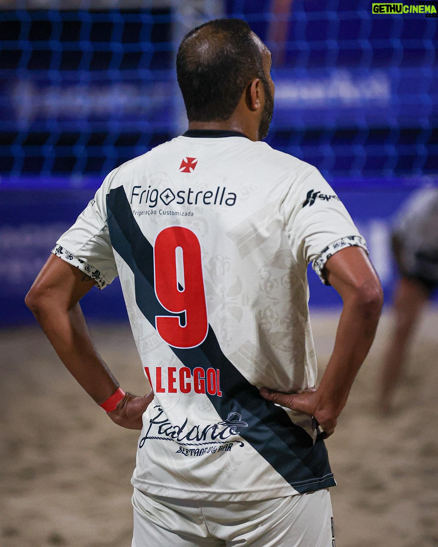 Alecsandro - 841 Likes - Amanhã é dia de @ligafutevoleioficial ,
a partir das 19:00 entrarei em quadra representando a equipe de futevolei do @vascodagama juntamente com os atletas @indioftv e @felipeftv02 e o treinador @joaopanzetti ,enfrentando a equipe do Corinthians.
.
.
.
.
📸 @bonettiphotos