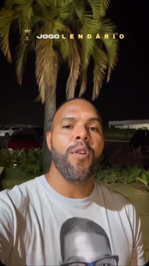 Alecsandro Instagram - Amigos, é com orgulho que venho convidar vocês para conhecer seus ídolos do futebol bem de pertinho! ⚽

No dia 17 de Dezembro, eu e meu irmão Richarlyson estaremos promovendo o @jogo.lendario, que tem como objetivo aproximar atletas e os fãs do futebol, além de arrecadar alimentos para famílias carentes e entidades sociais. 

Teremos a presença de campeões mundiais, craques que já ganharam a bola de ouro da Fifa e outros ídolos que fizeram e fazem história no futebol brasileiro e internacional. 🏆

É sua chance de ver de pertinho os jogadores mais talentosos dos últimos anos do futebol brasileiro. Os jogadores convocados serão anunciados a partir da próxima semana. Siga @jogo.lendario para acompanhar! 

📲 Acesse: www.jogolendario.com e cadastre-se para ter acesso à pré-venda, economizar no ingresso social e ter a chance de conhecer seu ídolo!