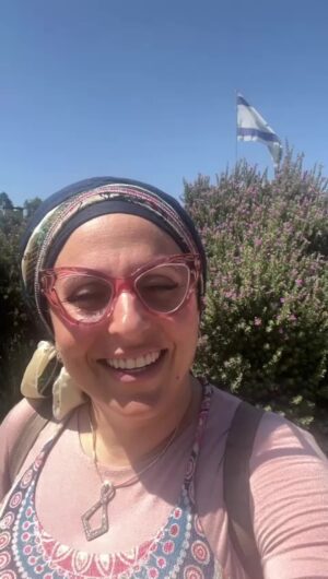 Aleeza Ben Shalom Instagram - Good Shabbos, good Shabbos from the Holy Land! 🌍

Sending love and blessings for peace in Israel and around the world. Say amen and send a blessing back—let's fuel the world with positivity! ✨

 Send me your blessing. Comment below,

#amen #israel ##shabbat #shabbatshalom #goodshabbos #jewishcommunity #israel #goodwishes #kosher #shalom #matchmaker #jewishmatchmaking #jewishmatchmaker #orthodox