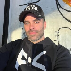 Alejandro Nones Instagram - Un rayo de Sol…