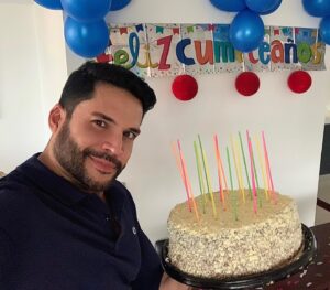 Alejandro Otero Instagram - Feliz cumpleaños a mi!!! Se pasó bueno, aunque extrañé a mi familia acá a mi lado, tenerlas cerquita y abrazarlas, pero igual agradezco a la vida por todo lo bonito y por todo lo aprendido. Gracias Dios por todo lo que me has dado, a quienes lo pasaron conmigo y a quienes en la distancia se acordaron, me hacen sentir muy especial!!! Gracias por tanto cariño!!! #loscumplifelizmuyfeliz