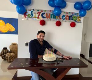 Alejandro Otero Instagram - Feliz cumpleaños a mi!!! Se pasó bueno, aunque extrañé a mi familia acá a mi lado, tenerlas cerquita y abrazarlas, pero igual agradezco a la vida por todo lo bonito y por todo lo aprendido. Gracias Dios por todo lo que me has dado, a quienes lo pasaron conmigo y a quienes en la distancia se acordaron, me hacen sentir muy especial!!! Gracias por tanto cariño!!! #loscumplifelizmuyfeliz