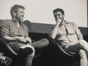 Alejo Sauras Instagram - Lo más mágico de este oficio tiene que ver con las personas que te acompañan siempre, las abraces o no a diario. Nuestra maleta itinerante se llena y se vacía con cada producción. De amor. De personas. De intensidad. Pero dentro se cuela siempre alguien que sabes que formará parte de tu vida. @alejosauras está en mi maleta. Gracias al @festval_oficial y a @josebafiestras007 por darnos la oportunidad de compartir esa experiencia en la inauguración de su primera edición en #Lanzarote. Te quiero, hermano. 

#actors #bbf