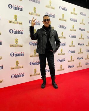 Aleksandr Buynov Instagram - Всем привет! Вчера, на площадке «Live Арена» прошла церемония вручения премии «Шансон года — 2024», куда я был приглашен. Исполнил песню «Сто недель» (Стихи: Михаил Гуцериев / Музыка: Андрей Ктитарев, Михаил Гуцериев), у нас получился очень оригинальный номер. Некий творческий эксперимент, который мне очень понравился. Думаю, что Вы оцените. Следим за анонсом, скоро увидите в эфире! А как у Вас дела, дорогие мои, как выходные проходят? #буйнов #шансонгода #москва #россия #liveарена