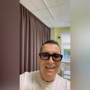 Aleksandr Buynov Instagram - Всем привет. Говорят — у природы нет плохой погоды. Не соглашусь. Вчера столицу накрыло от души. Но артисты выступают в любую погоду, и если концерт запланирован – никакая погода не испортит нам его. Слышал, что в регионах тоже заливает. Вы там как, мои дорогие, сильно не намокли ? #буйнов #дождь #лето #концерт #москва
