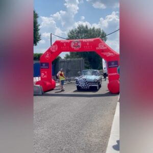 Aleksandr Buynov Instagram - Всем товарищам привет, особенно автолюбителям. Я и моя «ласточка» под №5 приняли участие в ралли «На семи холмах», для нас это ежегодная традиция. Здесь было более 50 образцов советского и зарубежного автопрома. Задача – проехать определенный маршрут по легенде, созданной организаторами. Ралли стартовало от Московского Императорского яхт-клуба на набережной речного канала. Маршрут прошел по Новому Арбату, Кутузовскому проспекту, Воробьевым горам, Остоженке и Тверской. Гонка завершалась у ворот Московского Императорского яхт-клуба , на территории бывшей кондитерской фабрики «Красный Октябрь». На крайнем фото – я и Андрей Паньковский — председатель комитета классических автомобилей Российской автомобильной федерации, неоднократный участник одного из самых знаменитых ретроралии мира, автоколлекционер. Закончу этот пост так: какой же кайф -  лето, солнце, ретро автомобили. Всем добра! #буйнов #ралли #москва #насемихолмах #андрейпаньковский #москва #лето