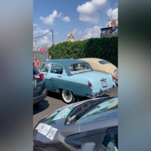Aleksandr Buynov Instagram - Всем товарищам привет, особенно автолюбителям. Я и моя «ласточка» под №5 приняли участие в ралли «На семи холмах», для нас это ежегодная традиция. Здесь было более 50 образцов советского и зарубежного автопрома. Задача – проехать определенный маршрут по легенде, созданной организаторами. Ралли стартовало от Московского Императорского яхт-клуба на набережной речного канала. Маршрут прошел по Новому Арбату, Кутузовскому проспекту, Воробьевым горам, Остоженке и Тверской. Гонка завершалась у ворот Московского Императорского яхт-клуба , на территории бывшей кондитерской фабрики «Красный Октябрь». На крайнем фото – я и Андрей Паньковский — председатель комитета классических автомобилей Российской автомобильной федерации, неоднократный участник одного из самых знаменитых ретроралии мира, автоколлекционер. Закончу этот пост так: какой же кайф -  лето, солнце, ретро автомобили. Всем добра! #буйнов #ралли #москва #насемихолмах #андрейпаньковский #москва #лето