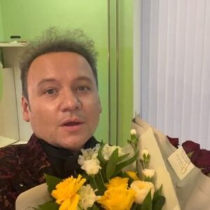 Aleksandr Oleshko Instagram - Потрясающие дни в Санкт-Петербурге. Спасибо огромное Сергей Новиков ,Мариинский театр за возможность принимать участие в сотворении чуда. « Ариадна на Наксосе» теперь в репертуаре Мариинского театра! Добро пожаловать дорогие зрители!!! @oleshkoaleksandr @mariinsky @v_gergiev