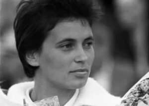 Aleksandr Oleshko Instagram - Легенда советского спорта и советского телевидения Анна Дмитриева покинула нас.  Какая яркая , красивая, интересная жизнь. Анна Владимировна вошла в историю сначала как спортсменка-  18 раз становилась чемпионкой СССР, 12 раз выигрывала турниры под эгидой Международной федерации тенниса в одиночном разряде, 13 — в парном. Ну а потом как спортивный комментатор, интервьюер и наконец создатель и руководитель телевизионного канала.  Не единожды расписалась в списке присутствующих на земле.