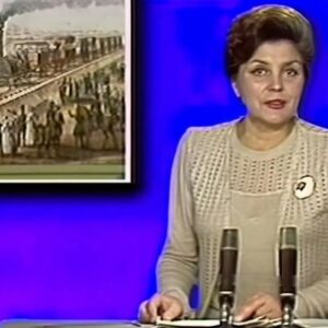 Aleksandr Oleshko Instagram - Умерла Аза (Азалия) Владимировна Лихитченко — советская телеведущая, диктор ЦТ( Центрального телевидения), народная артистка РСФСР (1988). ….. Дикторы советского телевидения , особая каста. Суперзвёзды, говоря нынешним языком.  Речь, голос,внешность, культура, уважение к зрителю, эталонный русский язык- всё это создавало совершенно особенную атмосферу . Глядя на этих женщин и мужчин, казалось , что они живут только там, в телевизоре и не существуют в реальности. Они были прекрасны . Они были ответственны. Они были образованы.На них хотелось равняться. ….
Родилась 20 ноября 1937 года в Москве. В 1959 году окончила Школу-студию МХАТ.
С 1968 года, когда появилась информационная программа «Время», Аза Лихитченко стала одной из основных её ведущих. Диктором Центрального телевидения Гостелерадио СССР Аза Владимировна работала до 1993 года. В то же время была назначена директором дикторского отдела и являлась наставницей для начинающих карьеру дикторов и телеведущих. Светлая память.