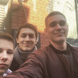 Aleksandr Timartsev Instagram - Cover или прикрывать- есть разница лишь в переводе Жукова. 
Кое что сняли про одну значительную для страны тему.