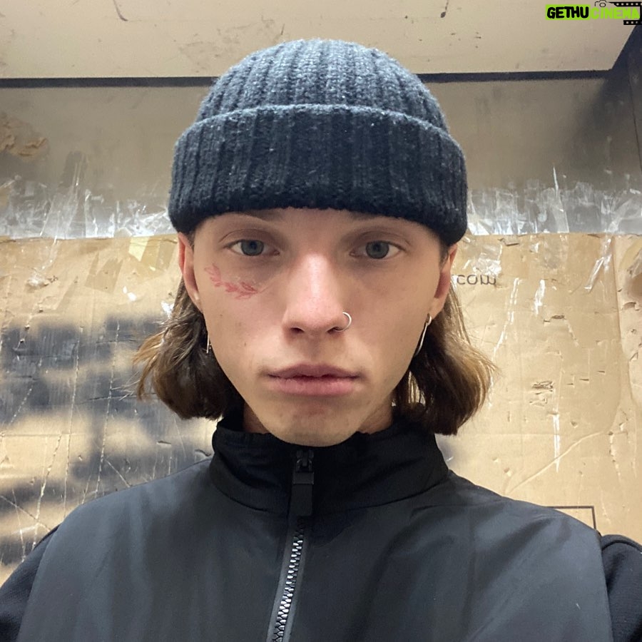Aleksey Kuzmin - 5K Likes - Этот парень уже год не живёт в россии и отлично себя чувствует