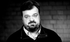 Aleksey Yagudin Instagram - Не стало Василия Уткина. Соболезнования родным и близким. Я всегда завидовал всем, кто успел чему-то научиться у лучшего комментатора современности. Я не успел. И никогда не успею. Но еще больнее, что не успеет никто. Благодаря Василию огромное количество талантливых ребят получили шанс проявить себя. И многие проявили. Василий умел заражать мотивацией, верить в себя и становиться лучше. Мы должны помнить хорошего человека. Пока мы его помним, он будет жить!