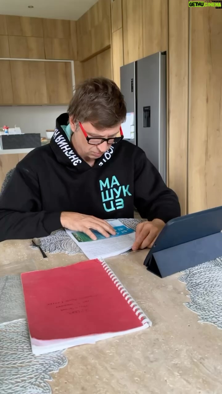 Aleksey Yagudin - 2.1K Likes - Для дебилов-комментаторов из предыдущего видео, да и этого тоже 👀 хотя, уверен,им ничего не поможет 😚😚😚
#глаза #текст #сценарий #театр #спектакль