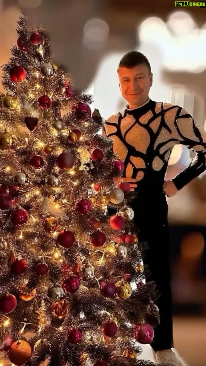 Aleksey Yagudin - 1.8K Likes - Чье Рождество украсть? 💚