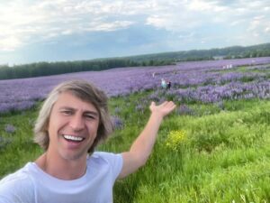 Aleksey Yagudin Instagram - Продолжаю экспериментировать со стилями. Как вам мой новый образ? Как прическа? 💇‍♂️