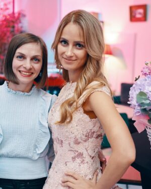 Alena Kolomina Instagram - Мой День🎂🌺 Рождения 28 марта прошел так, как мне хотелось❤️: в любви, добре, благодарности, объятиях и признаниях в любви. Я хочу, чтобы этот свет я сохранила на целый год! Спасибо, я так благодарна!