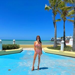 Alessandra Torre Instagram - The record low temperature in #keywest is 41 degrees (happened in 1886 and 1981). Today was a gorgeous one. #islandife #authorlife