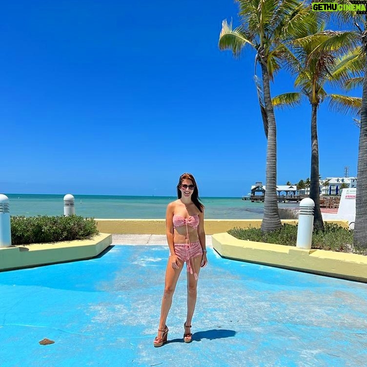 Alessandra Torre - 512 Likes - The record low temperature in #keywest is 41 degrees (happened in 1886 and 1981). Today was a gorgeous one. #islandife #authorlife